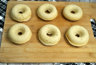 Mickey Pumpkin Donuts, Mickey Doughnuts, Halloween Disney Treats, Halloween Baking