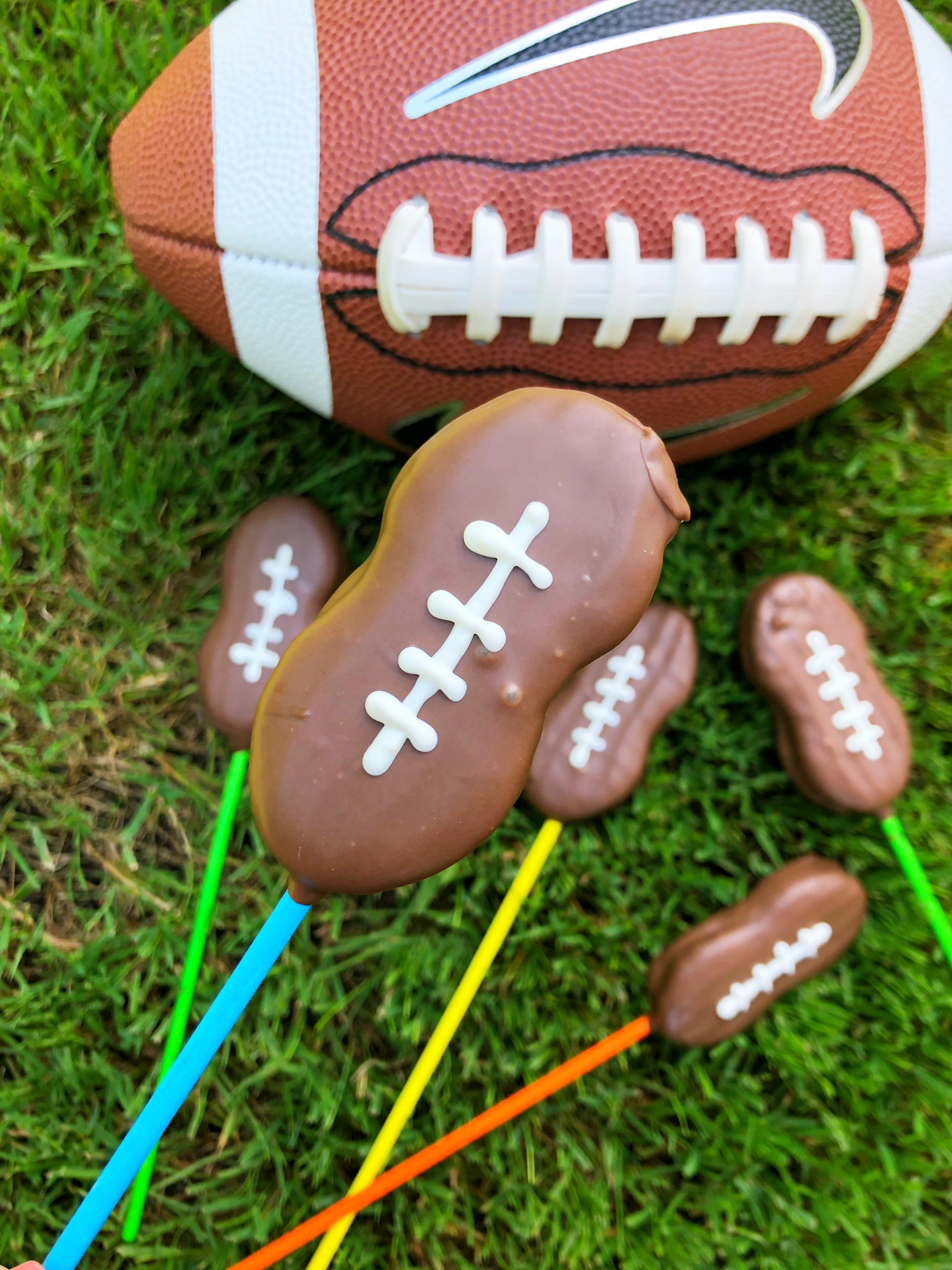 Football Pops, Tailgating Dessert, Tailgating Recipe, Dessert Recipe