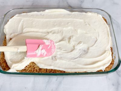 Spreading Frosting Over Sheet Cake Spreading Frosting Over Sheet Cake
