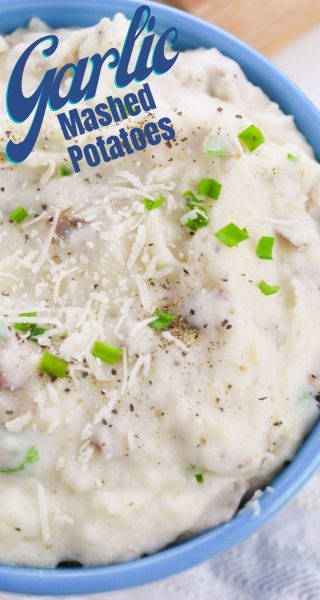 There's nothing better than creamy and rich Garlic Mashed Potatoes! This side dish recipe is perfect for dinners and also makes an awesome Thanksgiving side dish recipe. #MashedPotatoes #EasyMashedPotatoes #GarlicMashedPotatoes #ThanksgivingSideDish #EasySideDishRecipe #SideDish There's nothing better than creamy and rich Garlic Mashed Potatoes! This side dish recipe is perfect for dinners and also makes an awesome Thanksgiving side dish recipe. #MashedPotatoes #EasyMashedPotatoes #GarlicMashedPotatoes #ThanksgivingSideDish #EasySideDishRecipe #SideDish